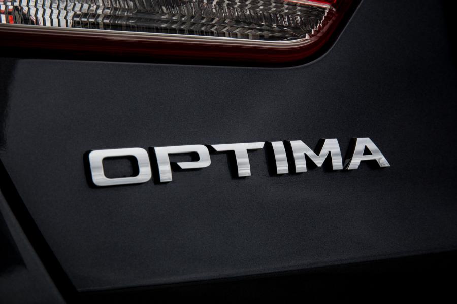 Логотип Kia Optima Plug-In Hybrid (JF) 2016 года  (WW) (фото 9 из 41)